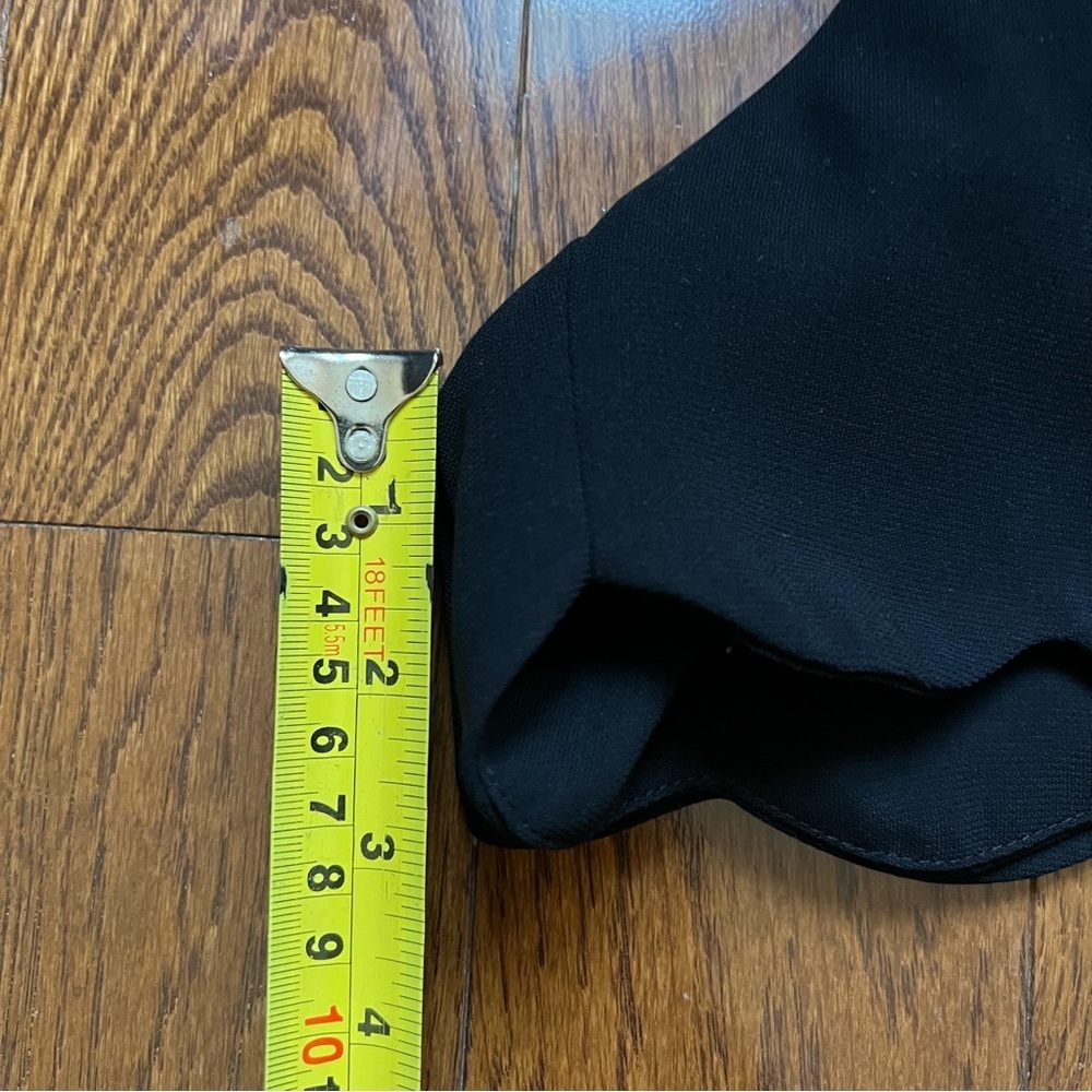Aritzia Wilfred Black Scalloped Crepe Trousers Shorts - Sz 2 - Picture 12 of 13